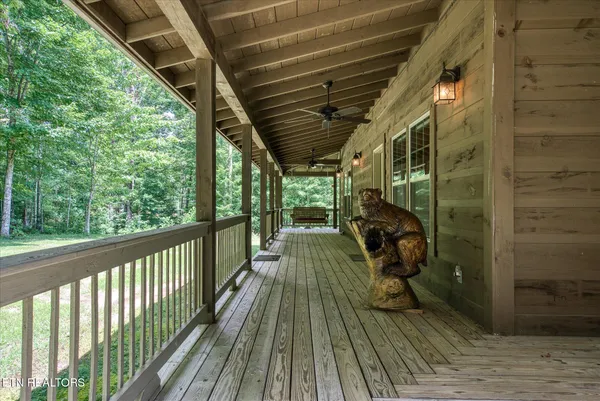 $739,900 | 424 Wilderness Lane, Jamestown, TN 38556