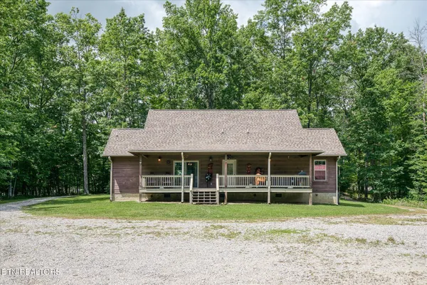 $739,900 | 424 Wilderness Lane, Jamestown, TN 38556