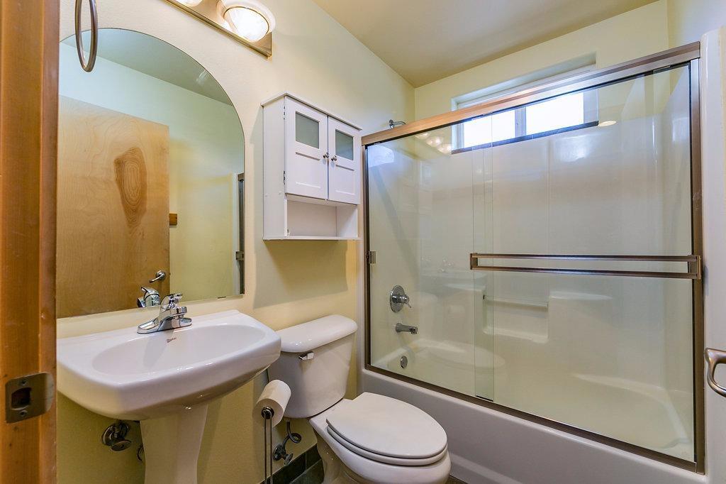 910 Talent Avenue Talent, OR 97540 - Photo 21 of 33 Additional Photo