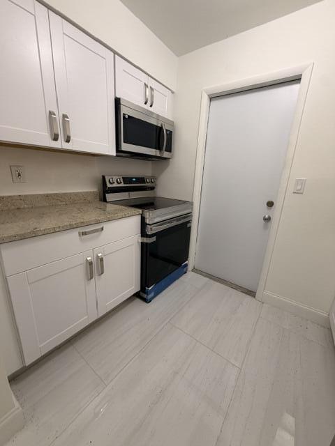 968 West 9th Street, Unit B2 Riviera Beach, FL 33404 - Photo 6 of 18 image13 (1)