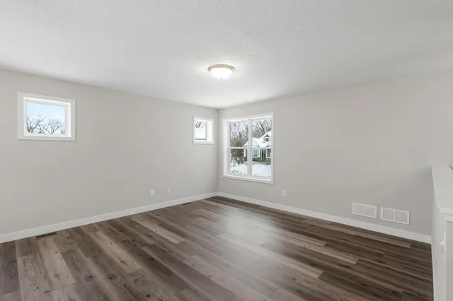 $699,850 | 7420 Glengarry Place, Eden Prairie, MN 55344