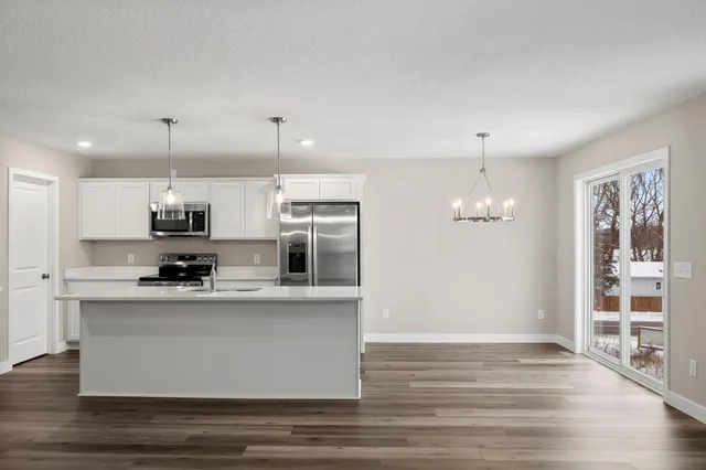 $699,850 | 7420 Glengarry Place, Eden Prairie, MN 55344