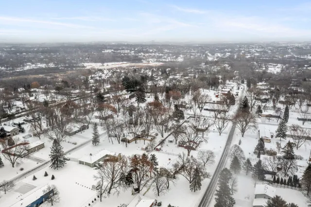 $699,850 | 7420 Glengarry Place, Eden Prairie, MN 55344