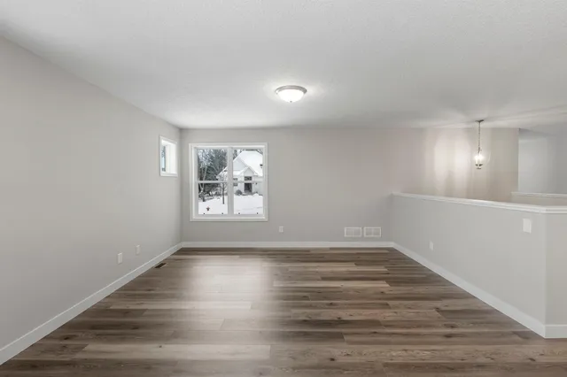 $699,850 | 7420 Glengarry Place, Eden Prairie, MN 55344