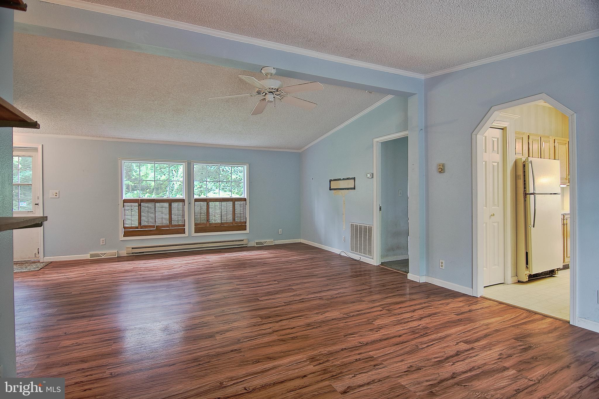242 Congo-Niantic Road Barto, PA 19504 - Photo 5 of 29 Living Room