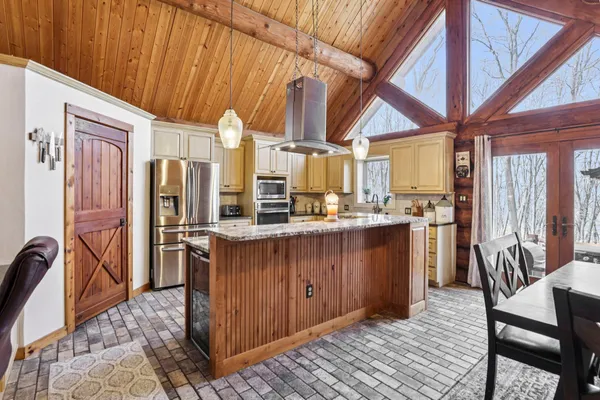 $724,000 | W10124 Giese, Portage, WI 53901