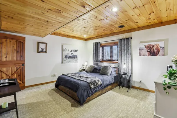 $724,000 | W10124 Giese, Portage, WI 53901