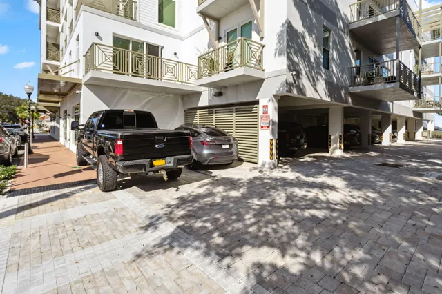 $795,000 | 41 Southwest Seminole Street, Unit 404, Stuart, FL 34994