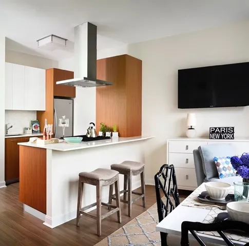 $2,500 | 500 North Lake Shore Drive, Unit 812, Chicago, IL 60611