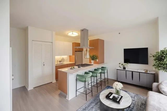 $2,500 | 500 North Lake Shore Drive, Unit 812, Chicago, IL 60611