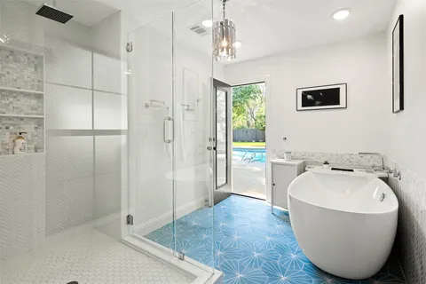 $1,690,110 | 10721 Fountainbleu Circle, Austin, TX 78750