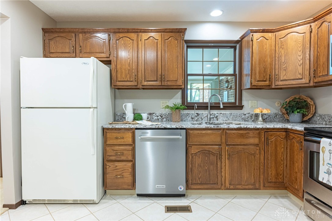 5637 Brampton Road Dayton, OH 45429 - Photo 19 of 48 Gallery Image 19