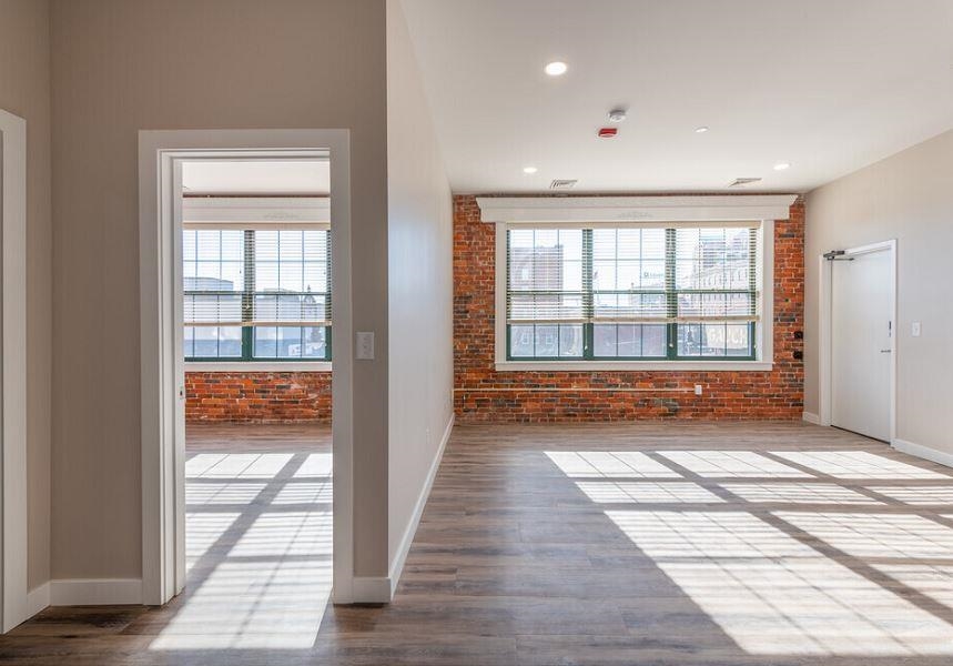 62 Lowell Street, Unit 2 Manchester, NH 03101 - Photo 2 of 4