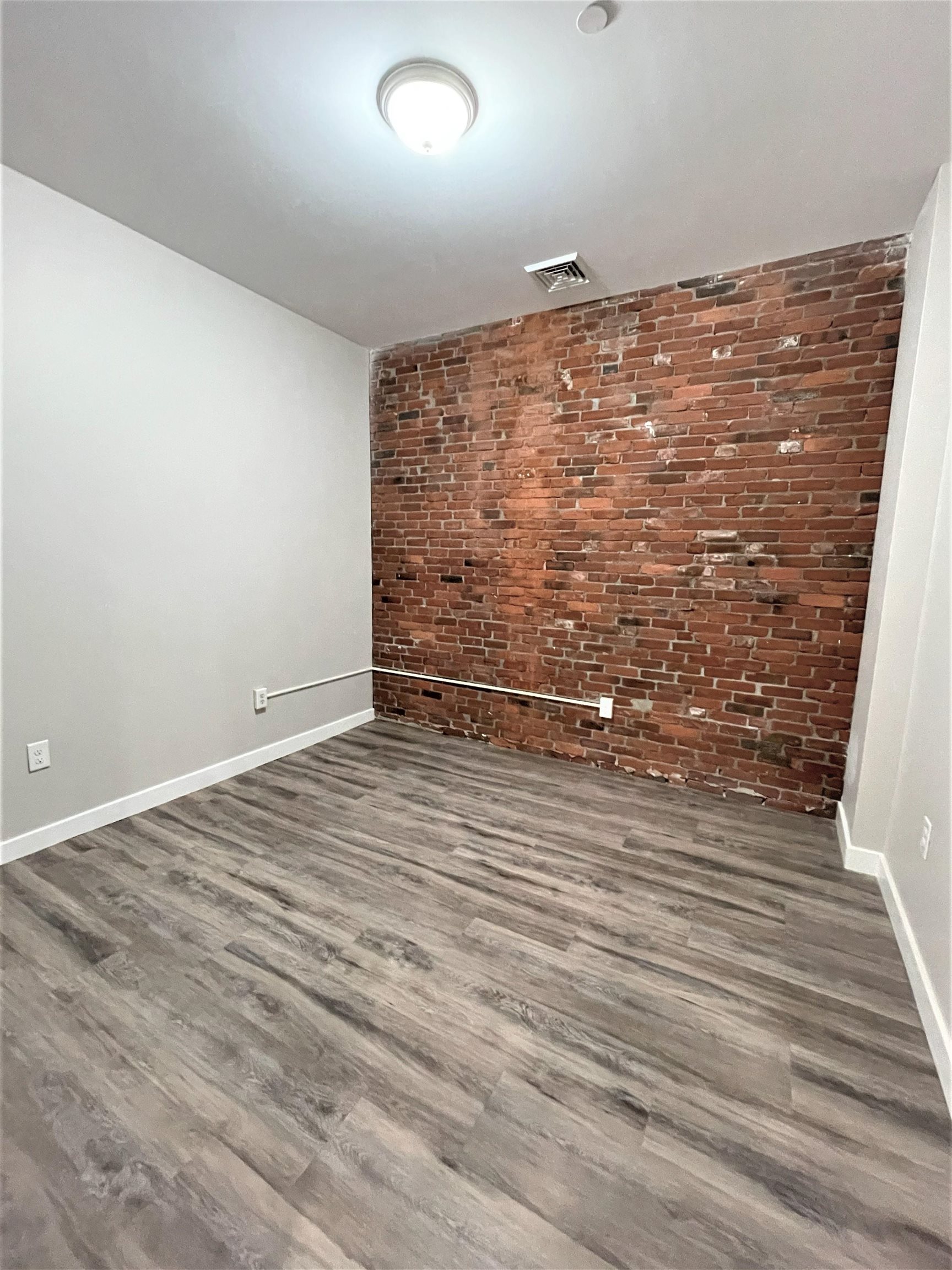 62 Lowell Street, Unit 2 Manchester, NH 03101 - Photo 4 of 4