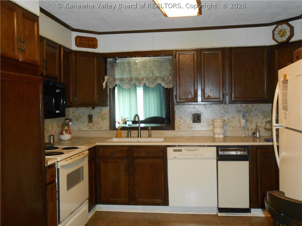 1951 Thunder Road Chapmanville, WV 25508 - Photo 8 of 11 Gallery Image 8