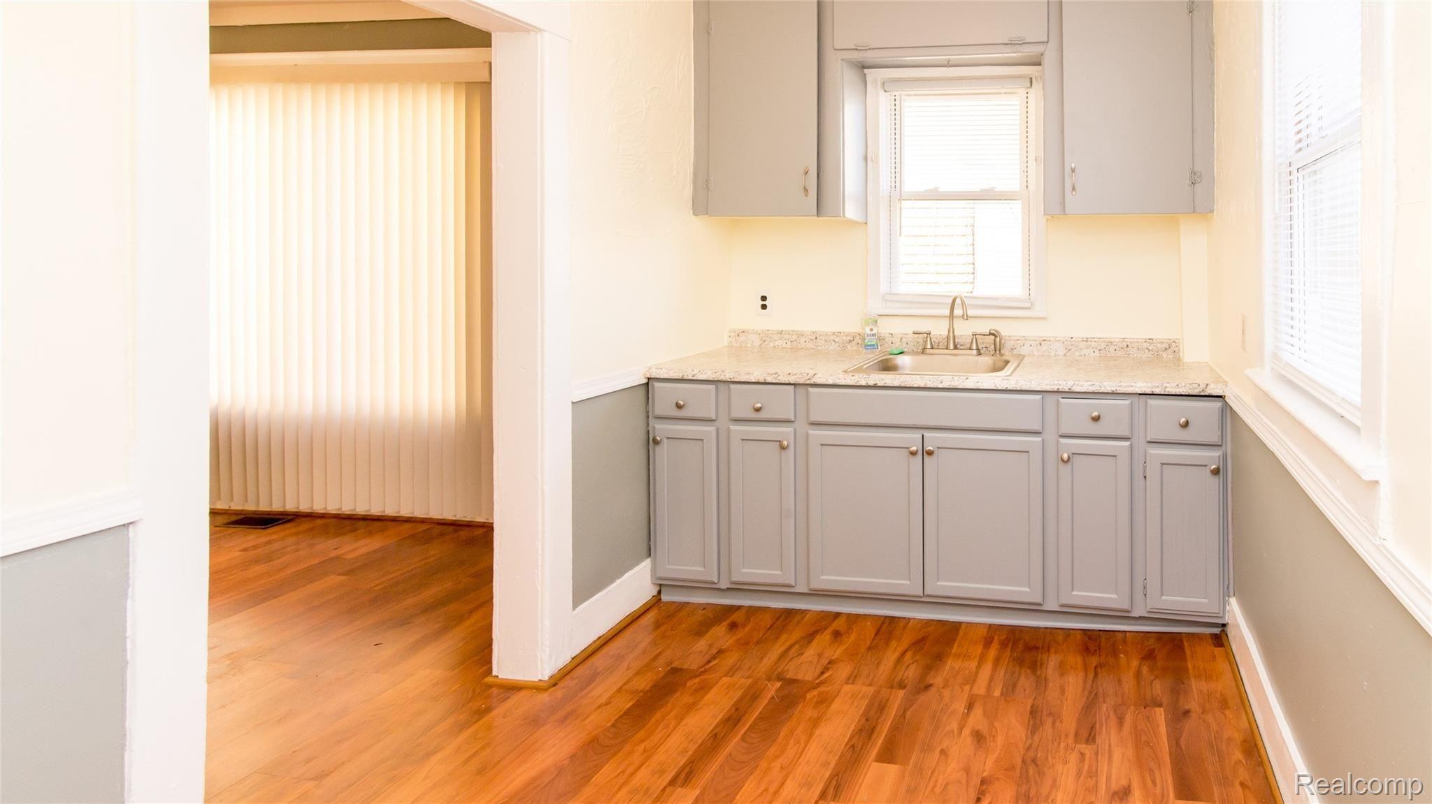 107 Maple Street River Rouge, MI 48218 - Photo 18 of 31 019_22.jpg