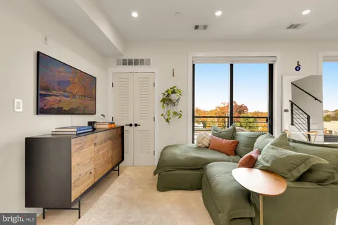 $750,000 | 3933 14th Street Northwest, Unit 8, Washington, DC 20011