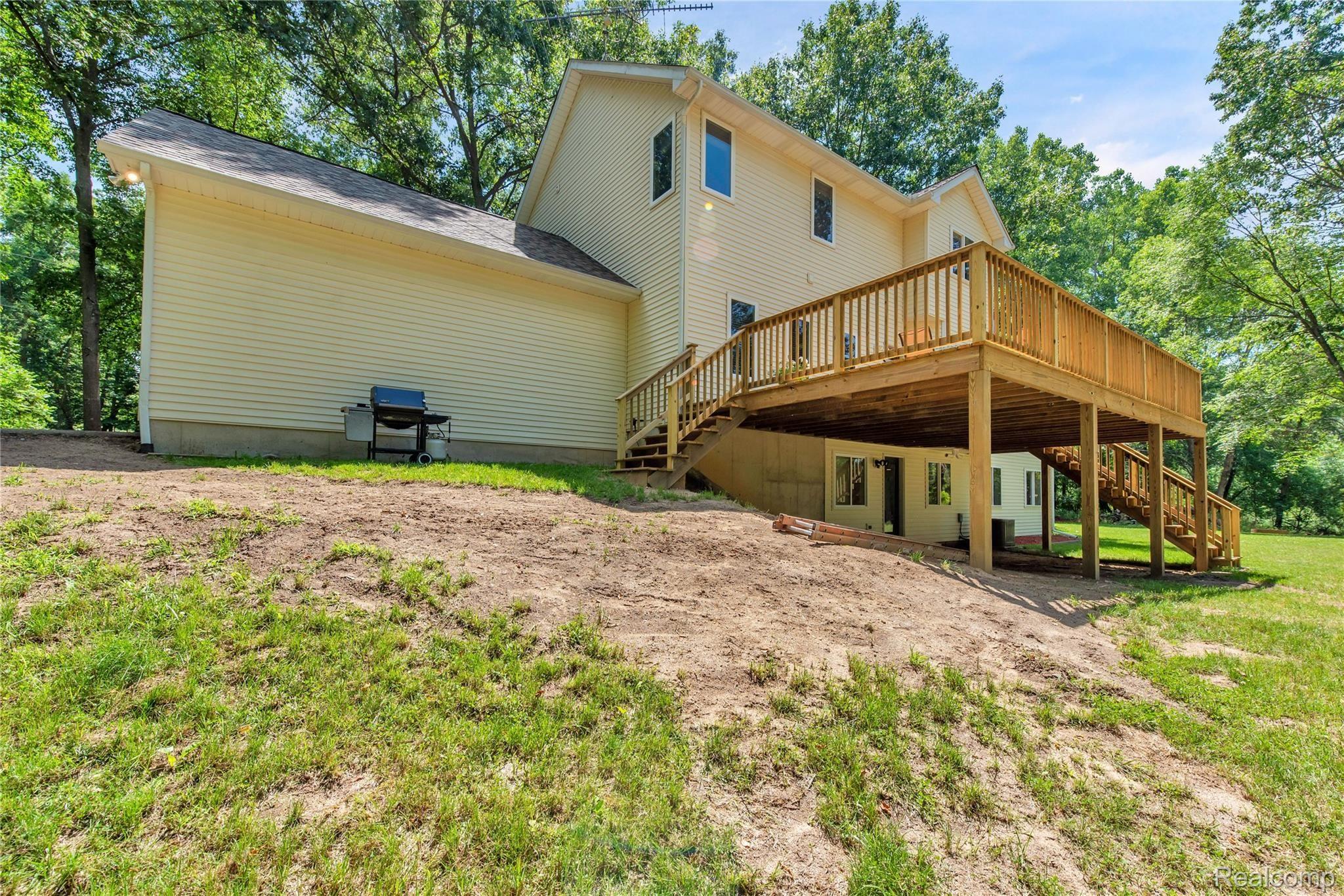 3030 West Allen Road Howell, MI 48855 - Photo 36 of 58 3030 West Allen Drive - HD Drone Photography-36.jpg