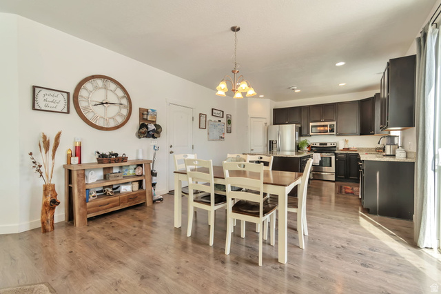 253 Quartz Road Tooele, UT 84074 - Photo 3 of 33