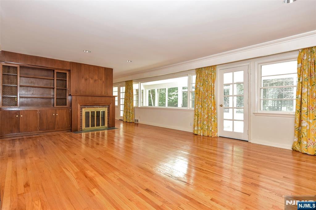 3 Split Rock Road Upper Saddle River, NJ 07458 - Photo 6 of 41 Gallery Image 6