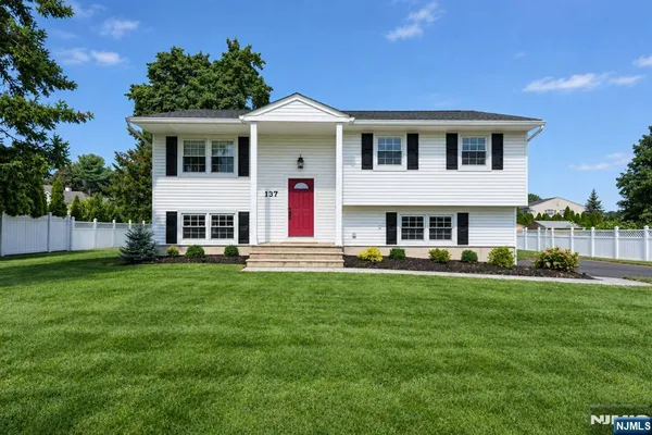$699,900 | 137 Hollywood Avenue, Fairfield, NJ 07004