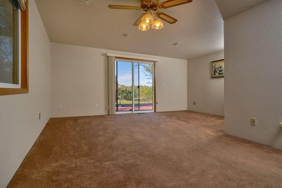 7300 Dark Hollow Road Medford, OR 97501 - Photo 30 of 36 20210430153142438818000000-o