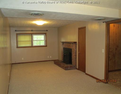 112 Azalea Drive Elkview, WV 25071 - Photo 10 of 15 Den/Family/Great Room.