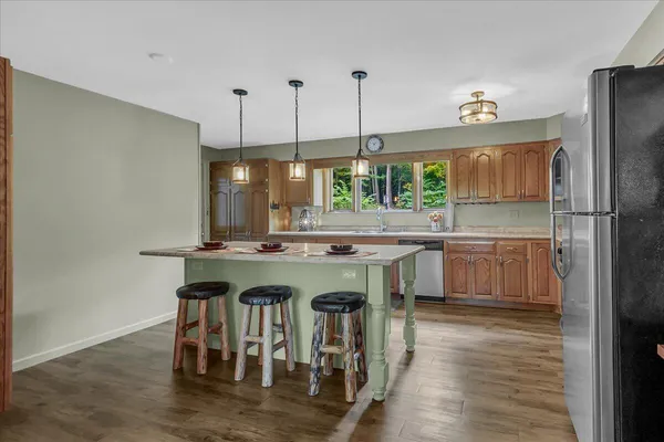 $699,900 | 45417 15th Avenue, Bloomingdale, MI 49026