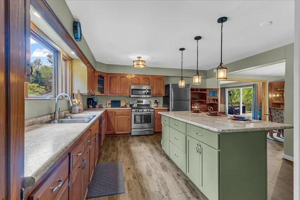 $699,900 | 45417 15th Avenue, Bloomingdale, MI 49026