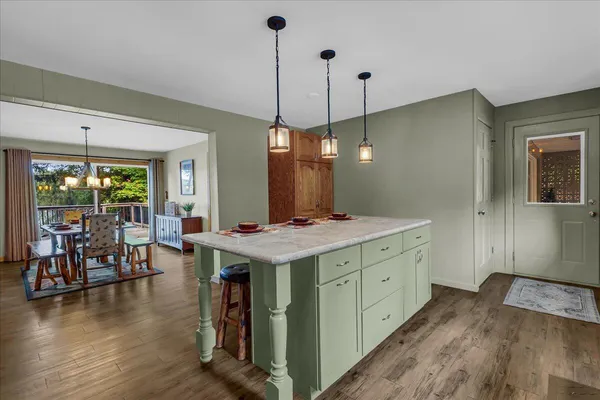 $699,900 | 45417 15th Avenue, Bloomingdale, MI 49026