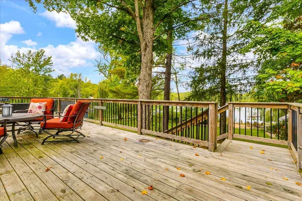 $699,900 | 45417 15th Avenue, Bloomingdale, MI 49026