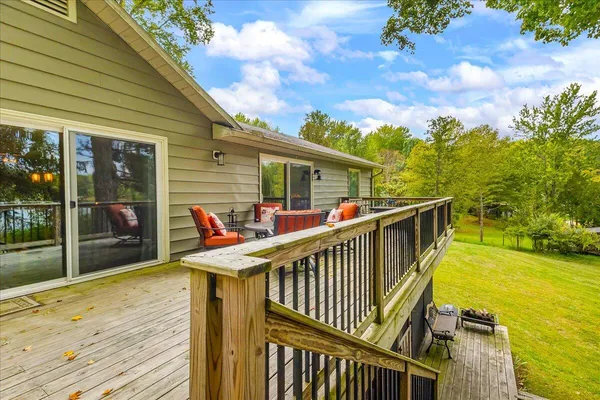 $699,900 | 45417 15th Avenue, Bloomingdale, MI 49026