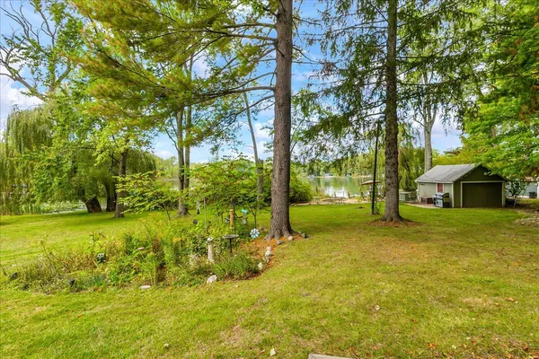 $699,900 | 45417 15th Avenue, Bloomingdale, MI 49026