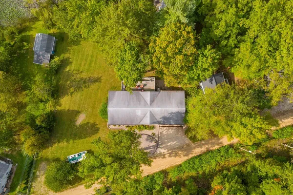 $699,900 | 45417 15th Avenue, Bloomingdale, MI 49026