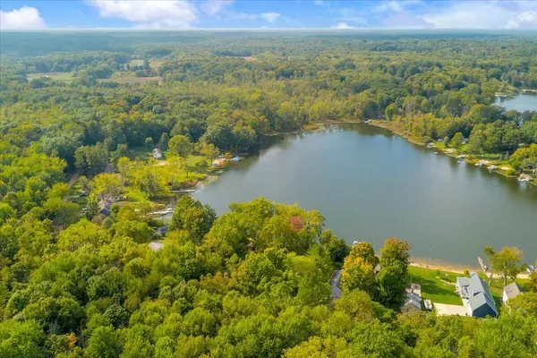 $699,900 | 45417 15th Avenue, Bloomingdale, MI 49026