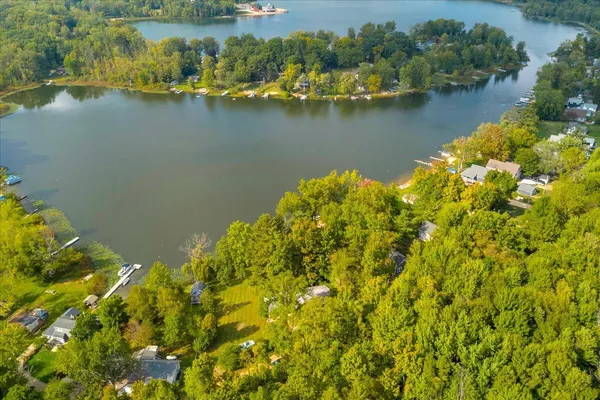 $699,900 | 45417 15th Avenue, Bloomingdale, MI 49026