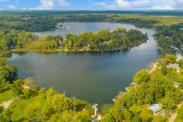 $699,900 | 45417 15th Avenue, Bloomingdale, MI 49026