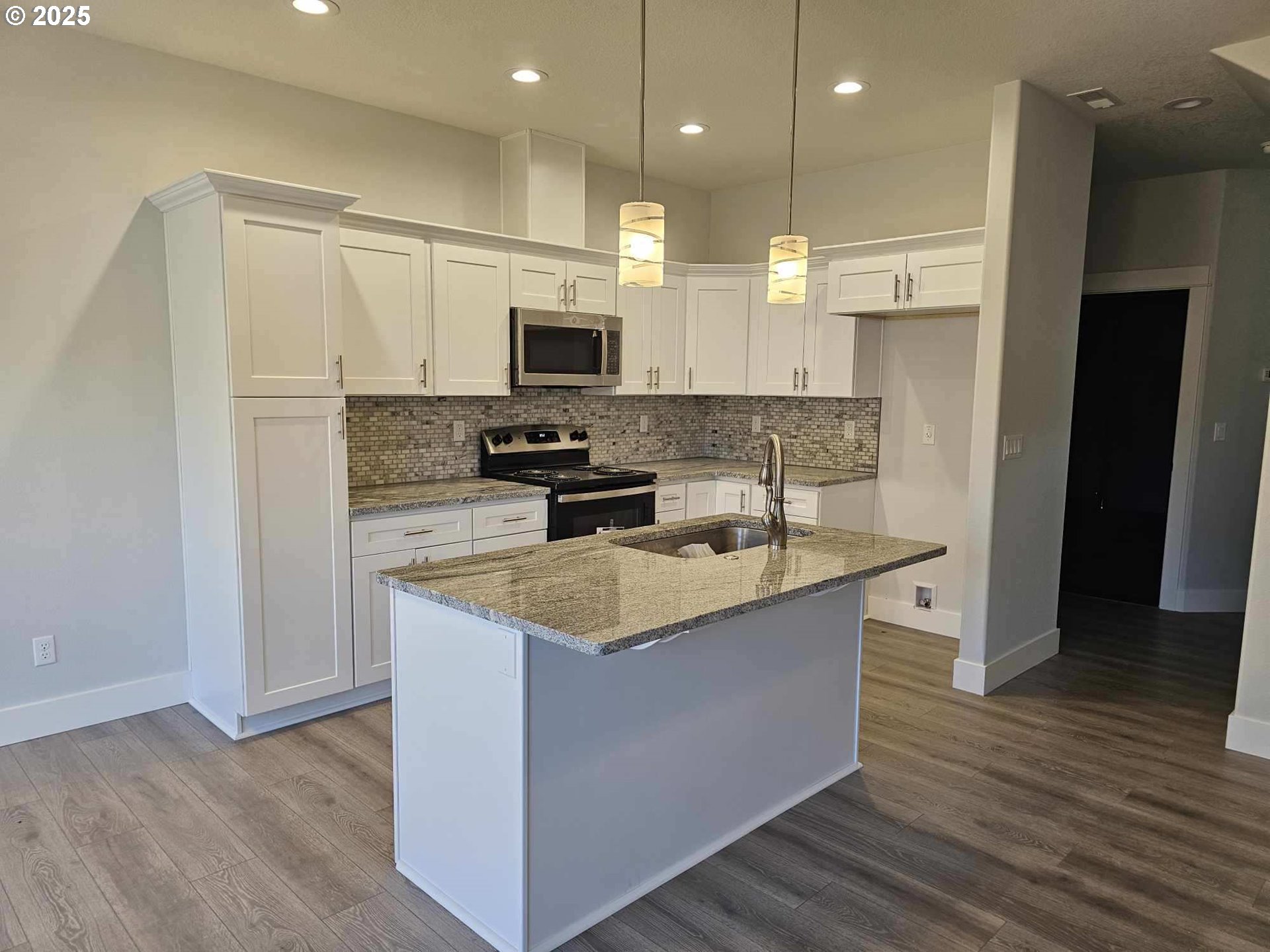 453 North 12th Street St. Helens, OR 97051 - Photo 4 of 9