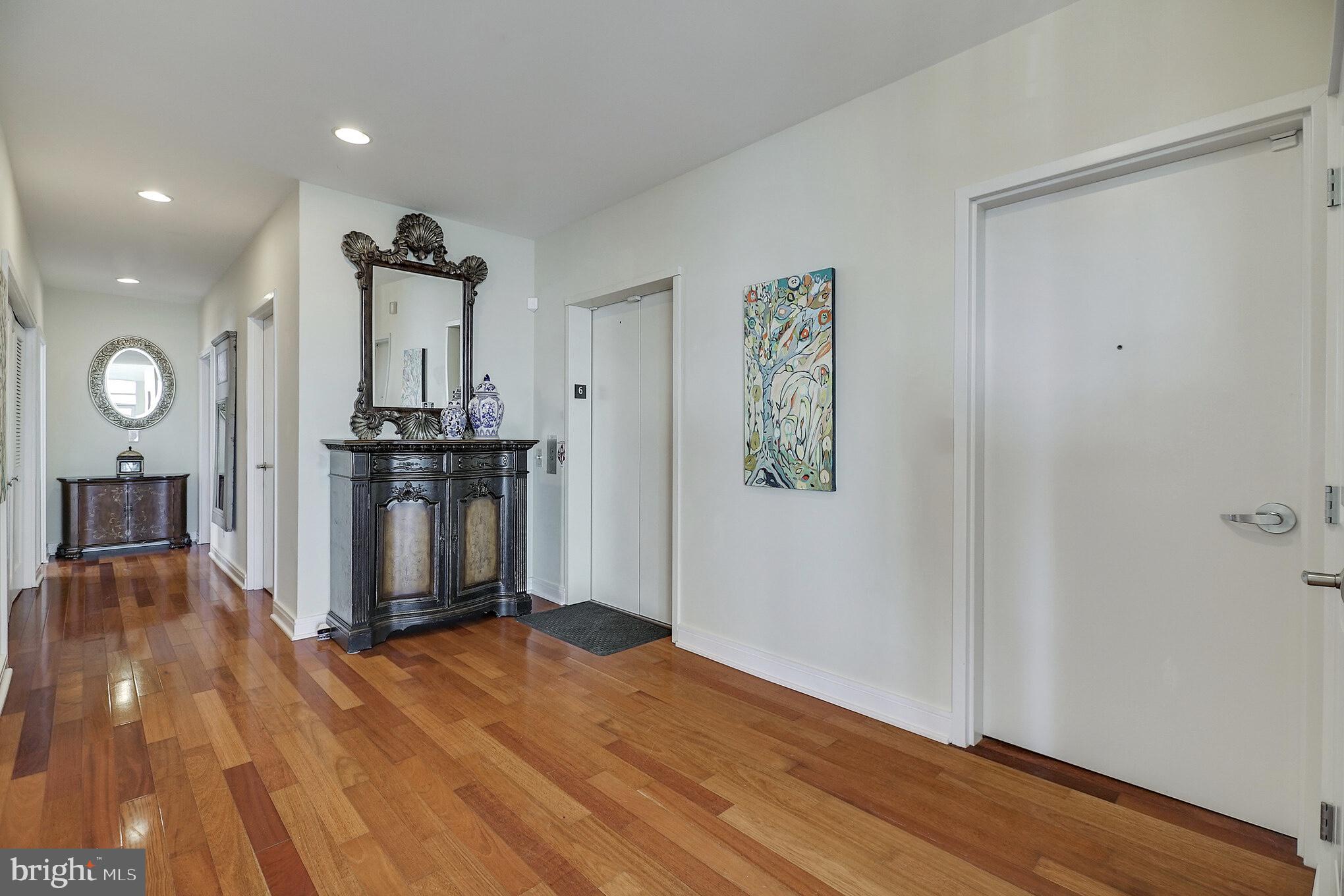 110 South Front Street, Unit 600 Philadelphia, PA 19106 - Photo 2 of 38