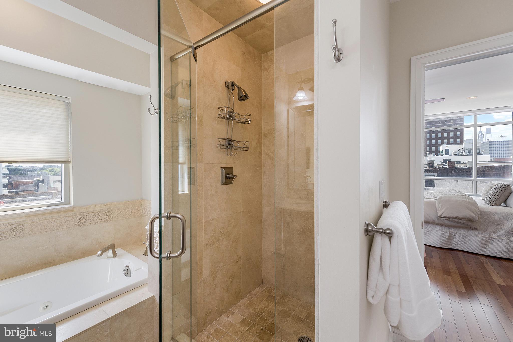 110 South Front Street, Unit 600 Philadelphia, PA 19106 - Photo 35 of 38 Master Bathroom