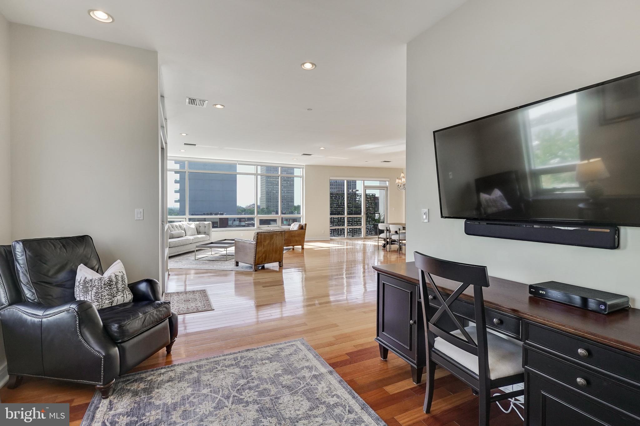110 South Front Street, Unit 600 Philadelphia, PA 19106 - Photo 8 of 38