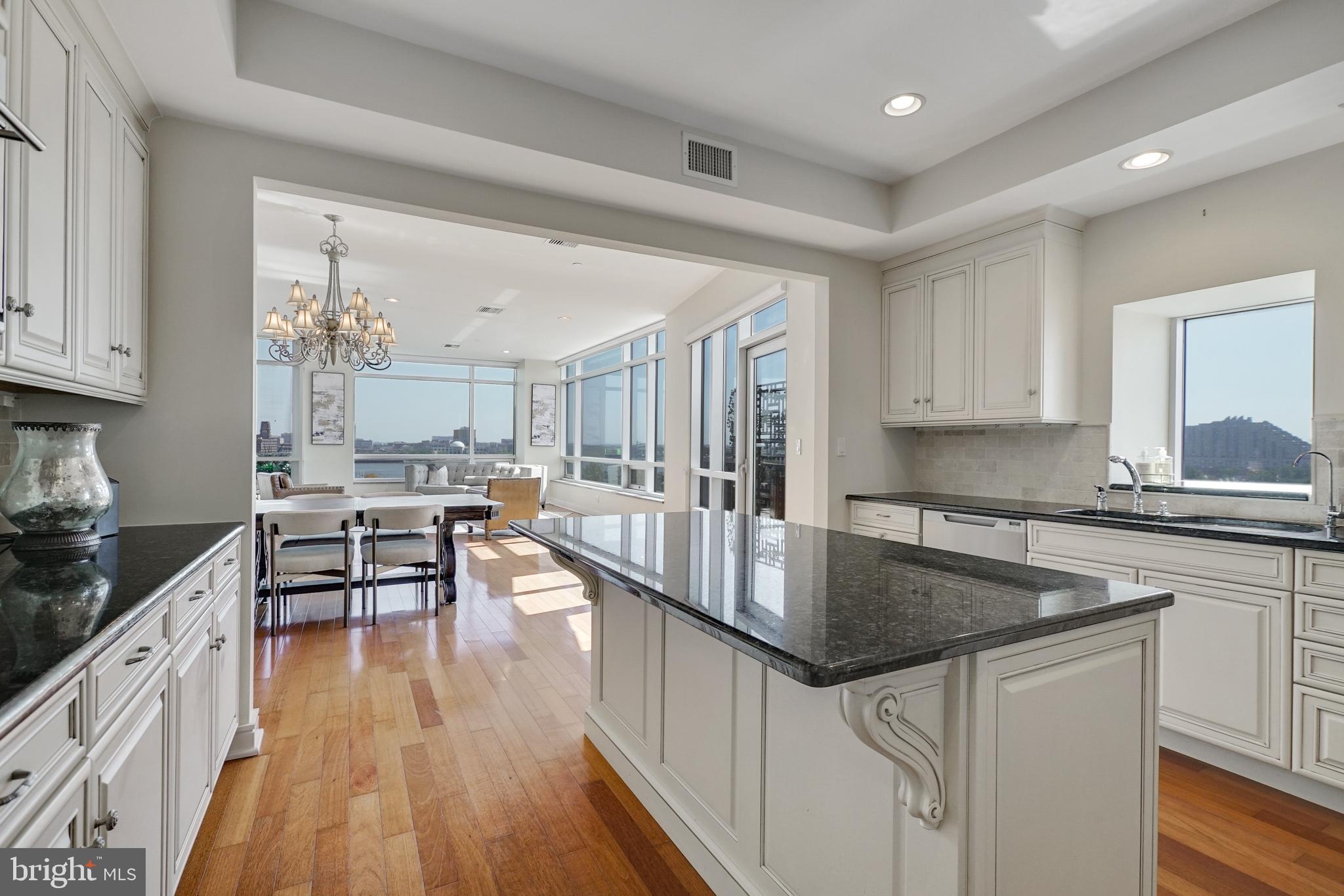 110 South Front Street, Unit 600 Philadelphia, PA 19106 - Photo 9 of 38