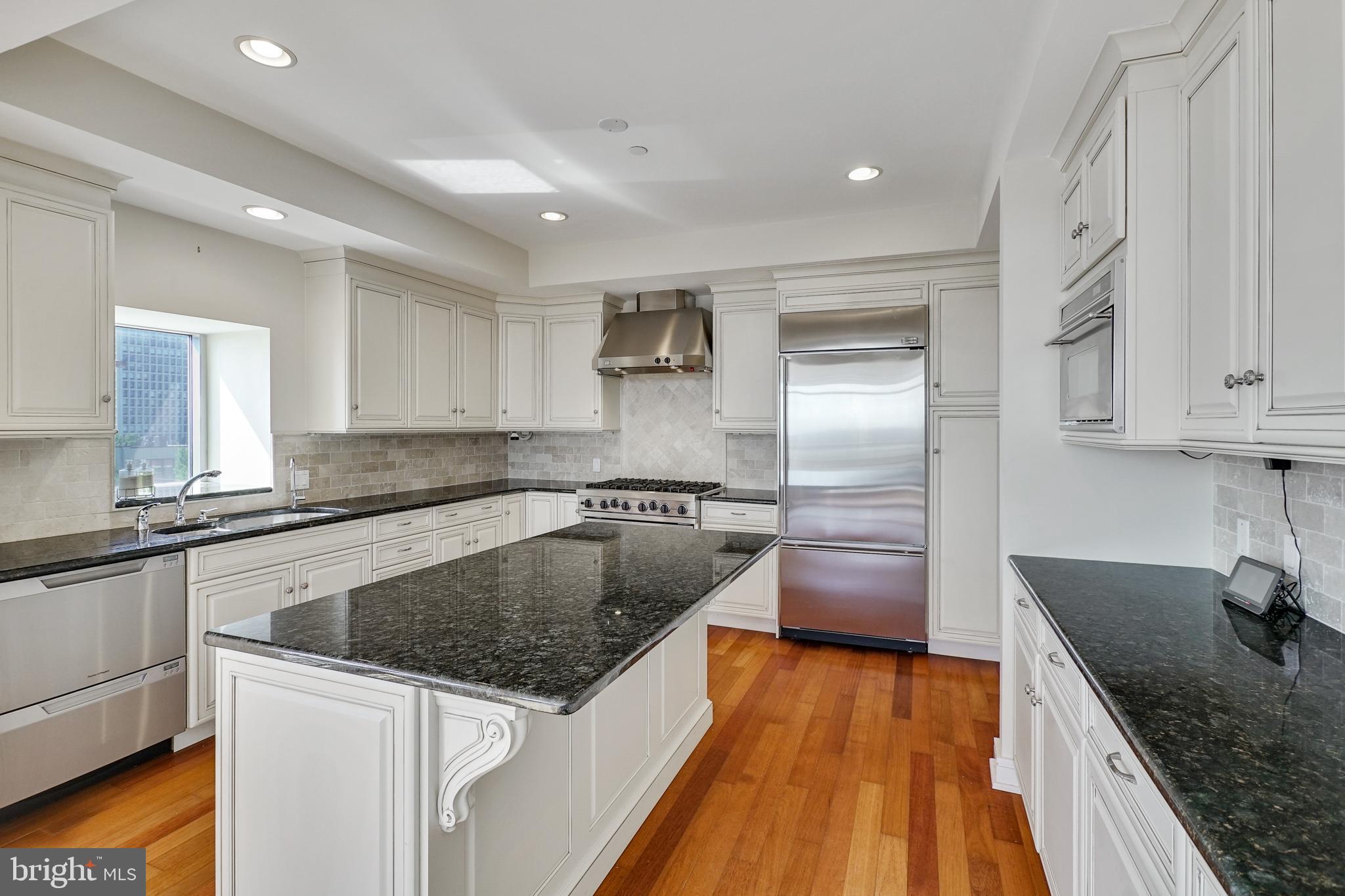 110 South Front Street, Unit 600 Philadelphia, PA 19106 - Photo 10 of 38