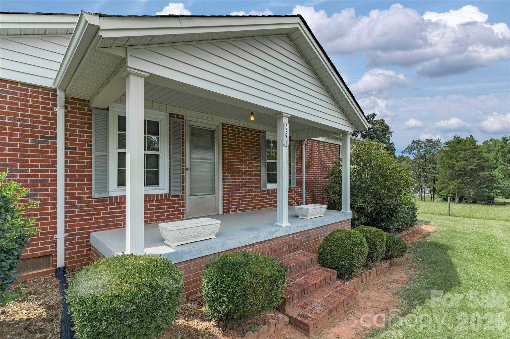 5271 Harris Farm Road Hickory, NC 28602 - Photo 4 of 41 Gallery Image 4