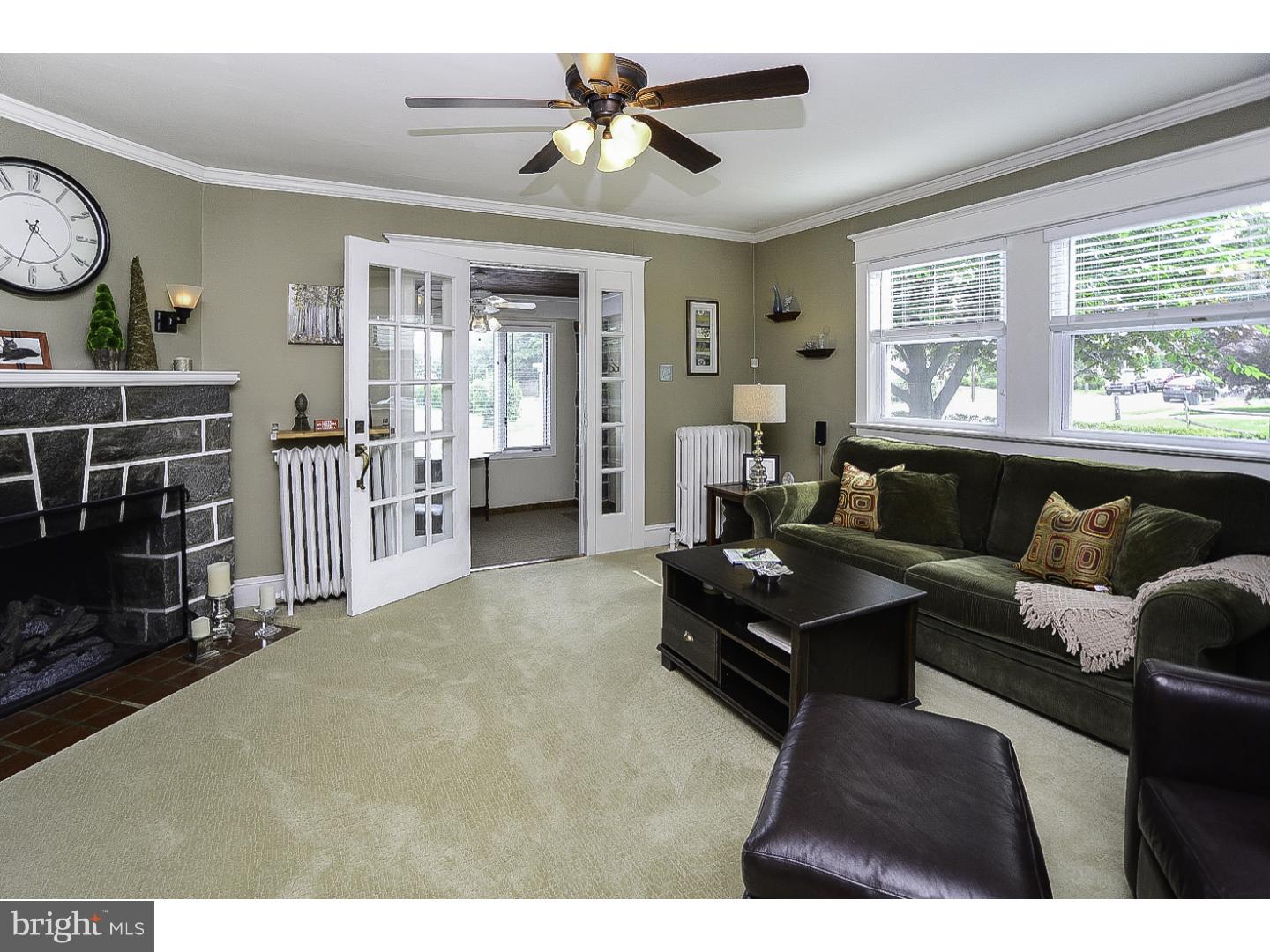 500 Kathmere Road Havertown, PA 19083 - Photo 4 of 25 Living Room