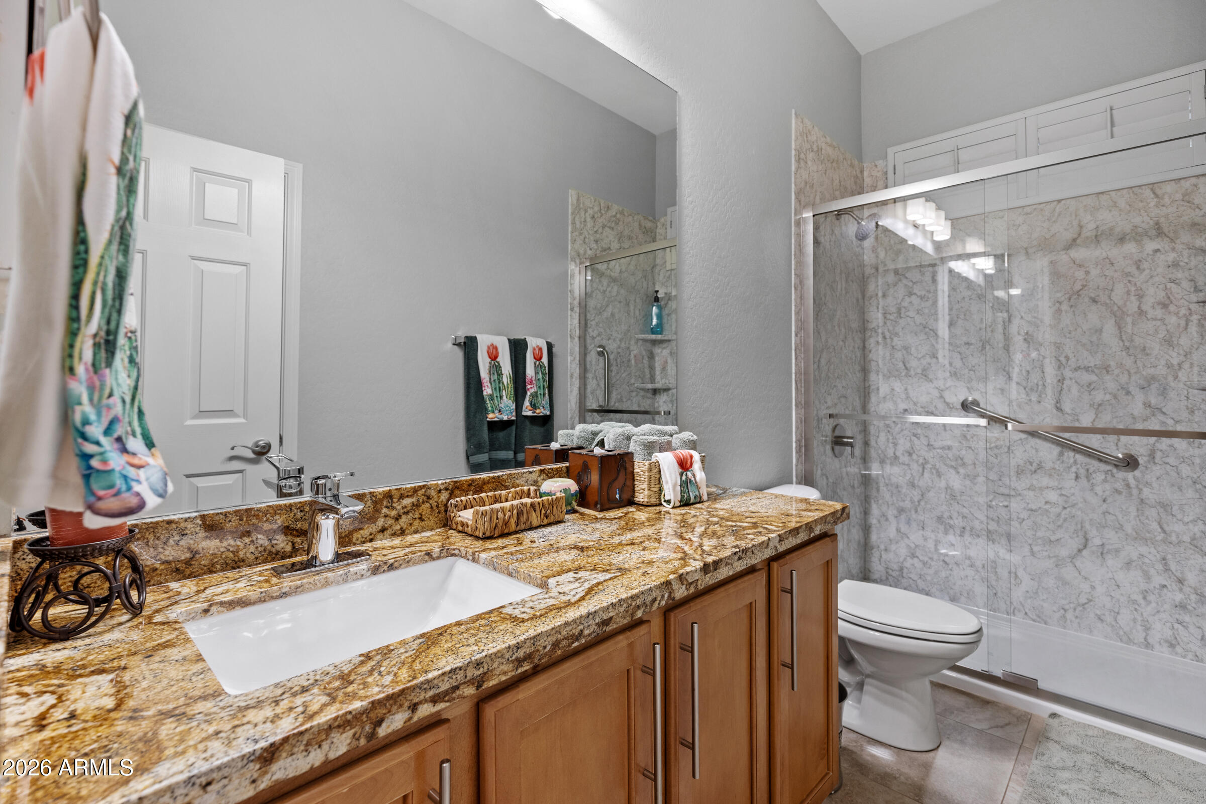 2205 West Clearview Trail Phoenix, AZ 85086 - Photo 12 of 53 Guest Bathroom 2