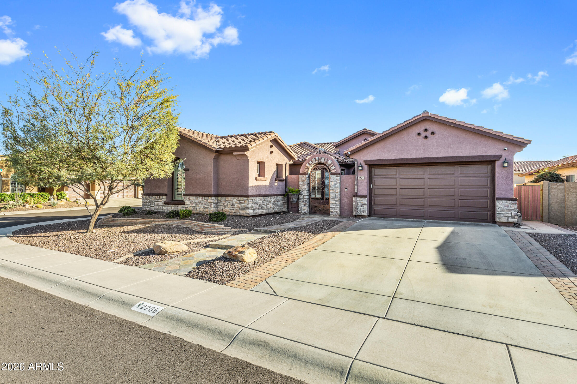2205 West Clearview Trail Phoenix, AZ 85086 - Photo 3 of 53 2205 W Clearview Trail-3