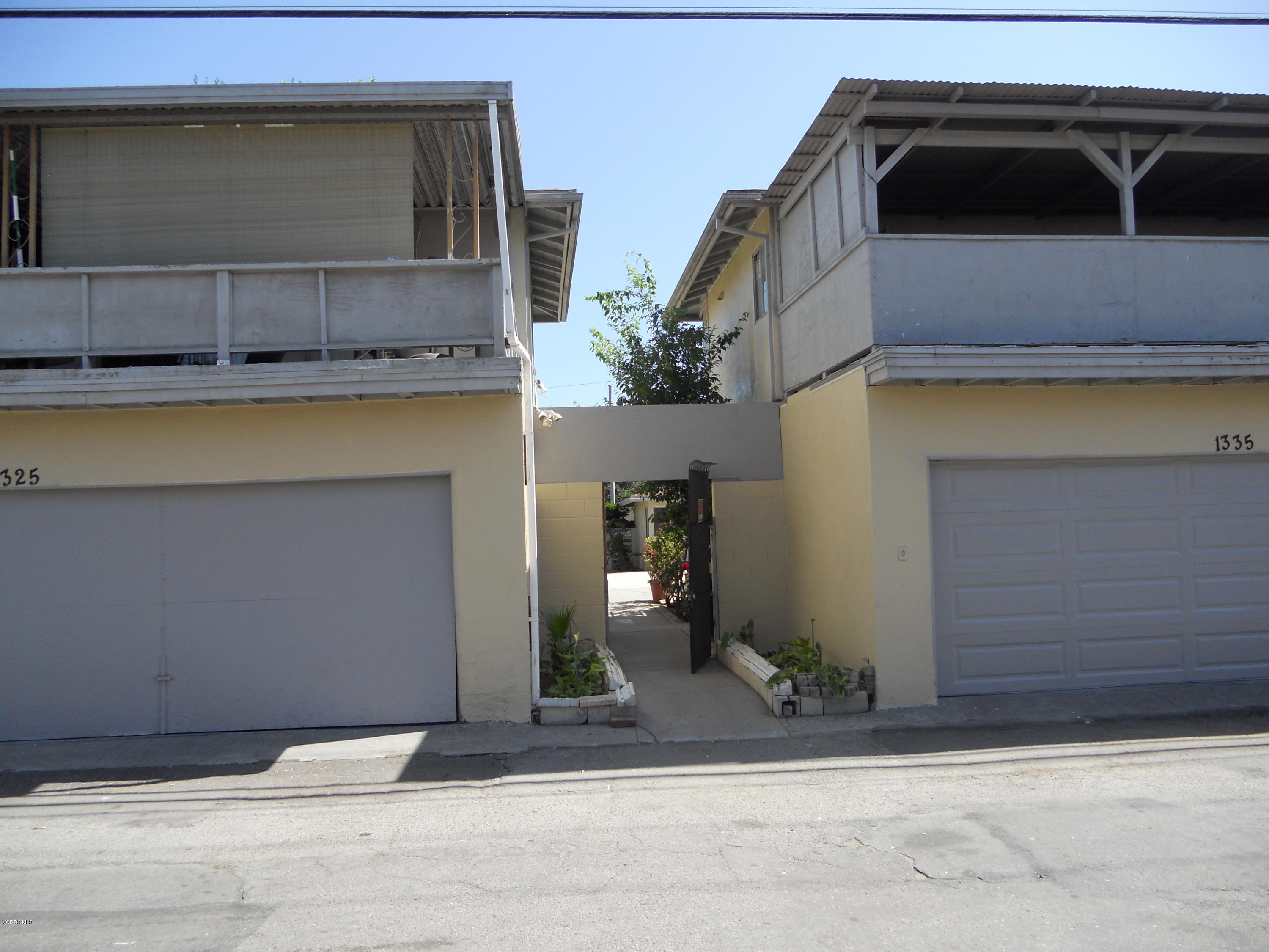 1325 Devonshire Drive Oxnard, CA 93030 - Photo 4 of 6 a view of a car garage