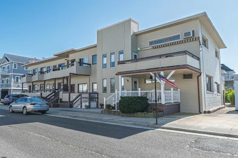$297,000 | 9600 Amherst Avenue, Unit 7, Margate City, NJ 08402