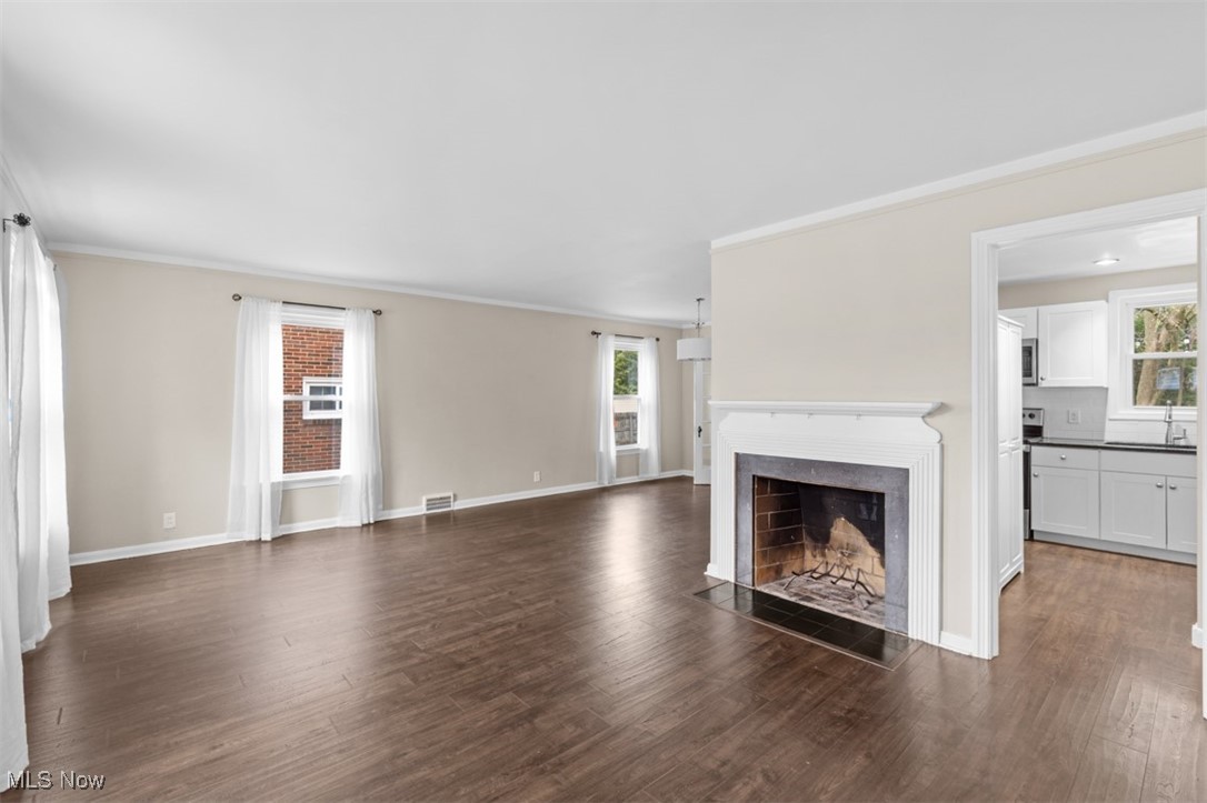 1747 Oakmount Road South Euclid, OH 44121 - Photo 5 of 28